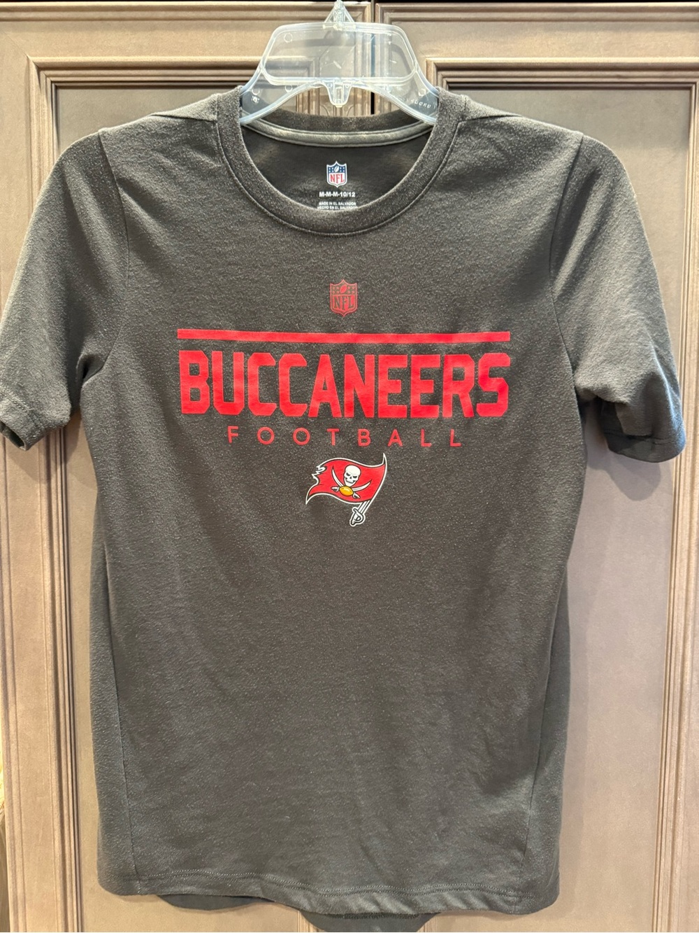 NFL Buccaneers M 10/12 Grey and Red Graphic Tee